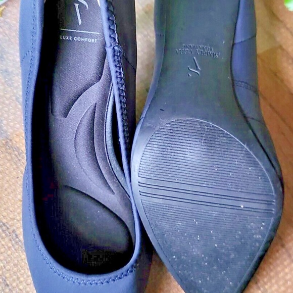 Simply Vera Vera Wang Stevie All-Over Stretch Heels Shoes Pumps Black sz 9 Navy - Picture 6 of 7